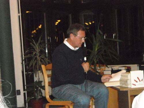 Böszörményi felolvassa a regény első (és utolsó) lapját.