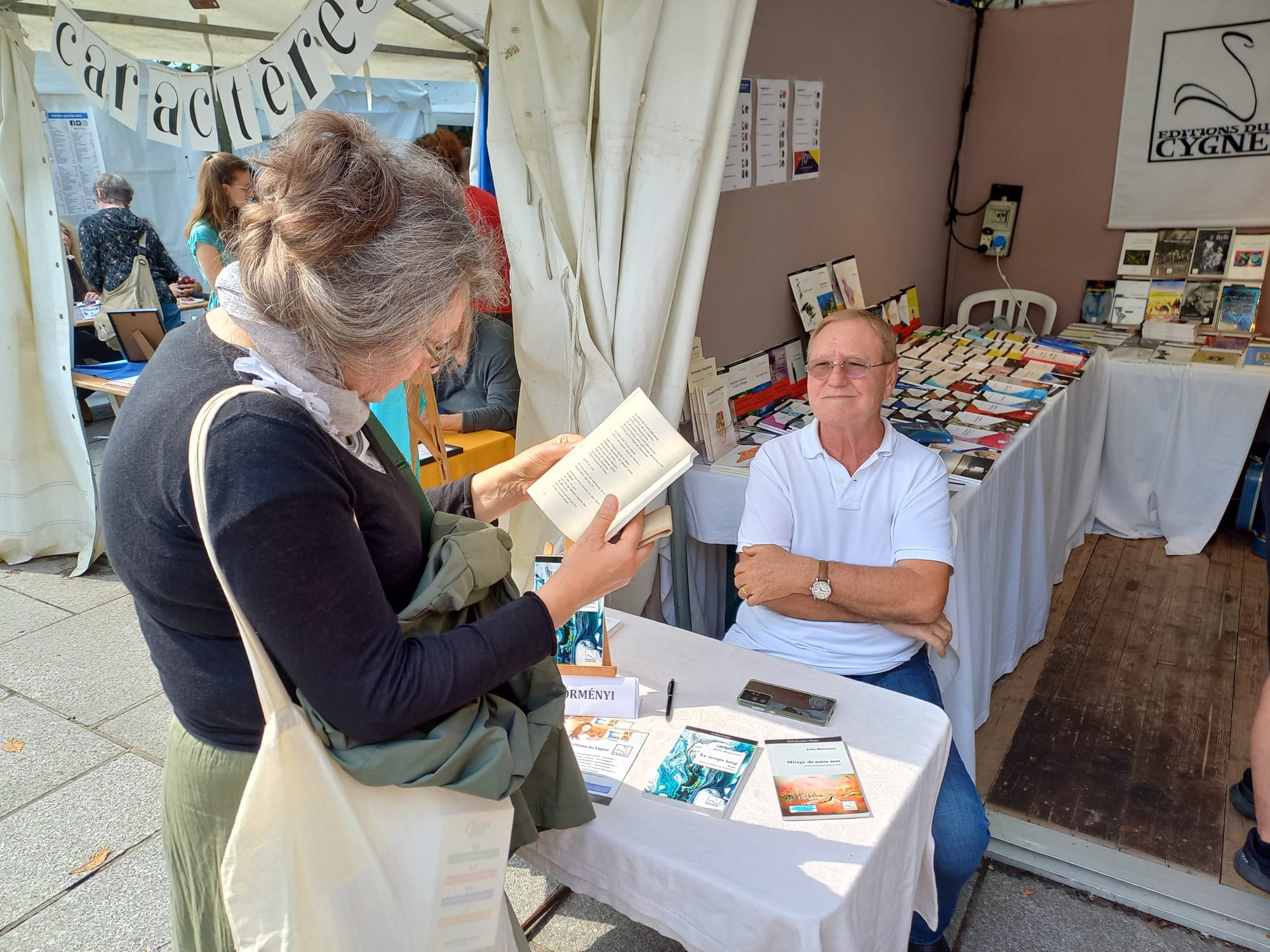 A KÖLTÉSZET VÁSÁRA