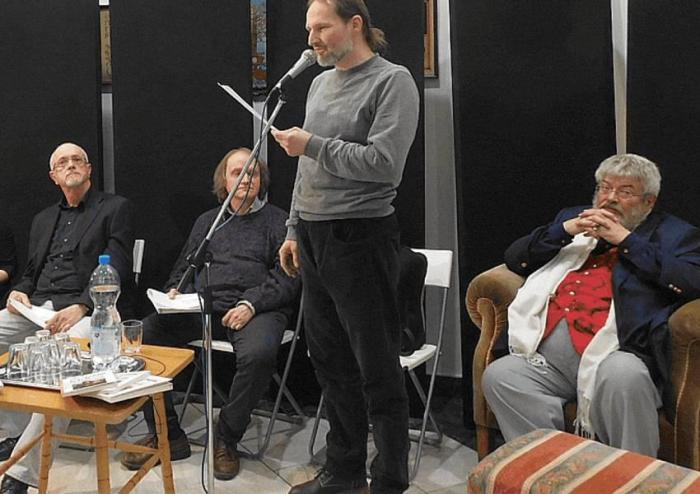 Laik Eszter: JÁNOS, LEGYEN… – ARANY A TAT-BAN