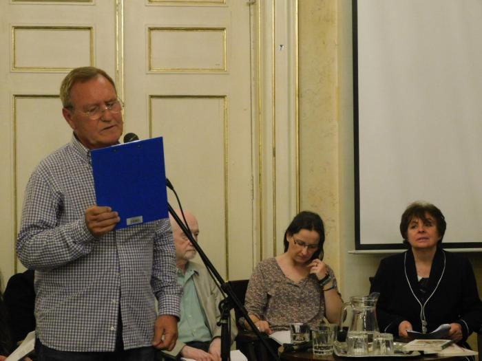 Laik Eszter: MÁJUSI ESŐ DÍJAKAT ÉR