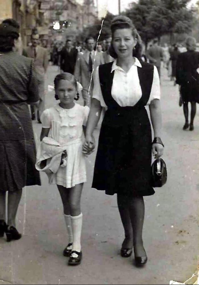 BEESTELEDIK EBBEN A SZÁZADBAN IS