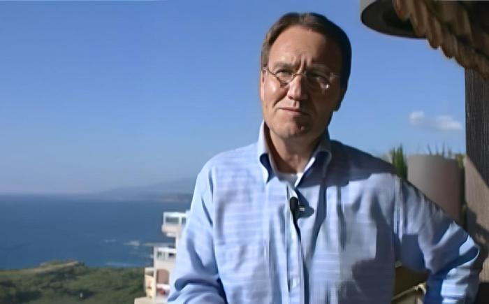 Billionaire Hungarian writer in Monaco